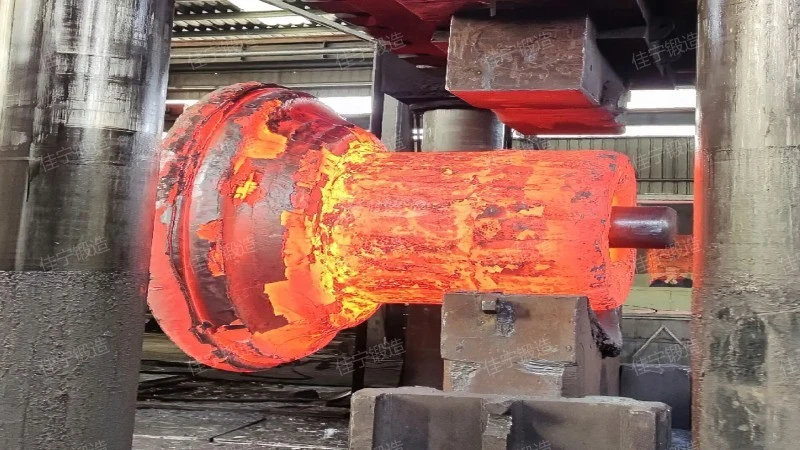 什么是回转油缸锻件？(图2)